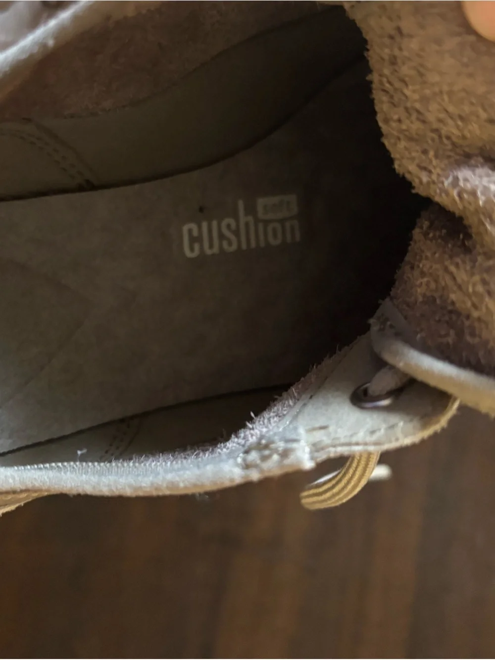 Women’s Clark Sneakers in Light Beige